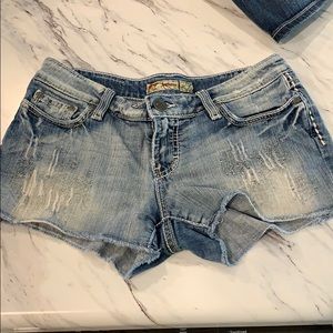 BKE denim Sabrina jean short size 27